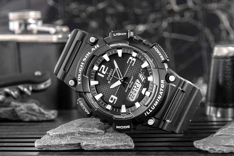 Orë dore për meshkuj Casio AQ-S810W-1AVEF, e zezë, me kuti