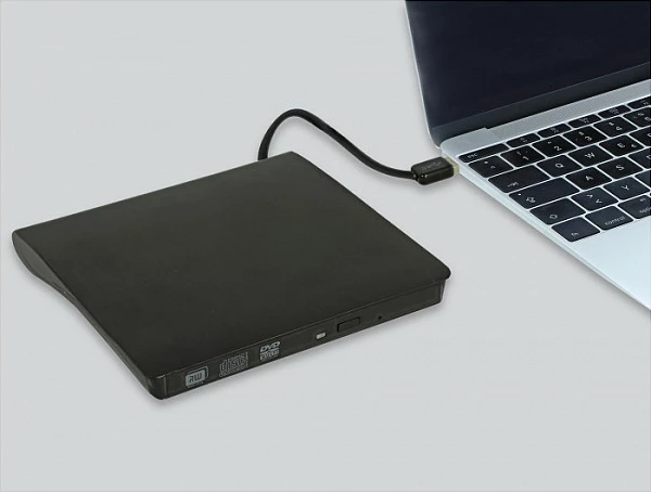 Kuti e jashtme DeLOCK 42603 për drive optik Ultra Slim SATA 5.25 inç, USB 3.2 Gen 1, e zezë