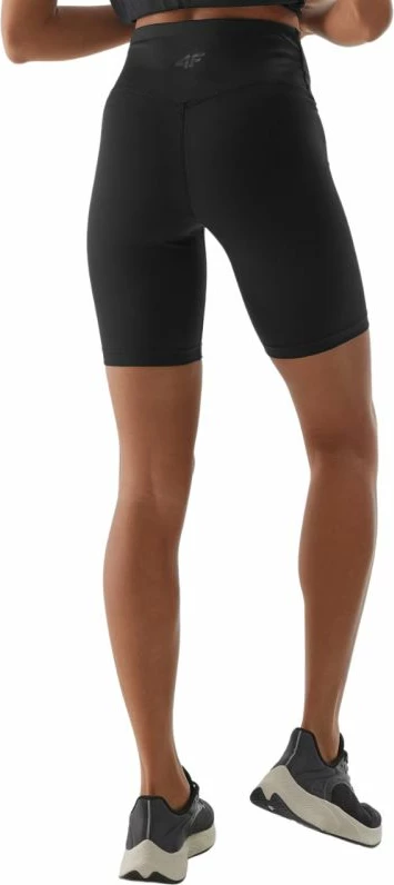 Hellonke femra 4F, të zeza