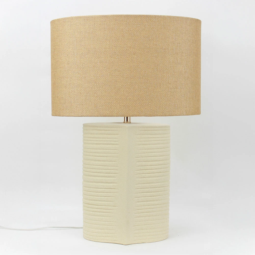 Llambë tavoline Selene, qeramikë e bardhë, abazhur lino bezhë, 40x20x59cm