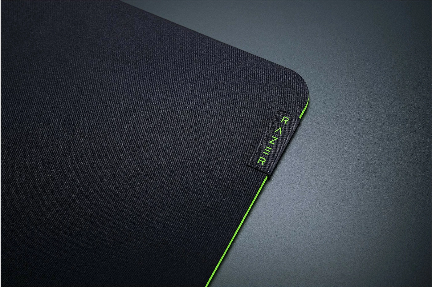 Mauspad Razer Gigantus V2, Medium, Goma, Ngjyrë zezë, Jeshile