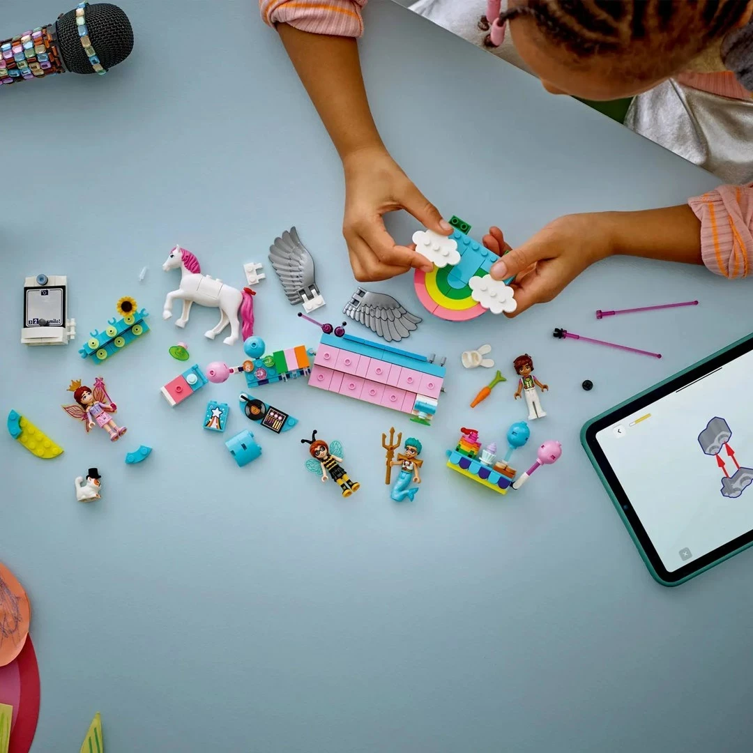 Set lodrash LEGO Friends 42661, 261 pjesë, me 5 minifigura, Party me njëbrirësh dhe zanë