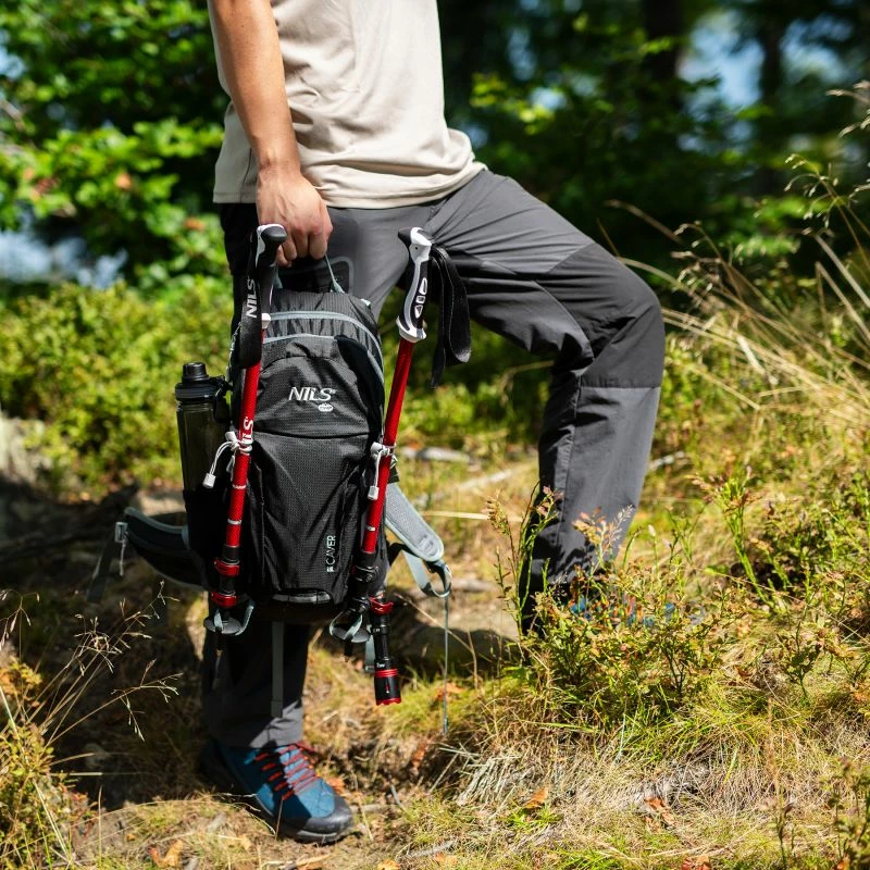 Çantë shpine turistike Nils Extreme NC1950 Black Cavern, e zezë