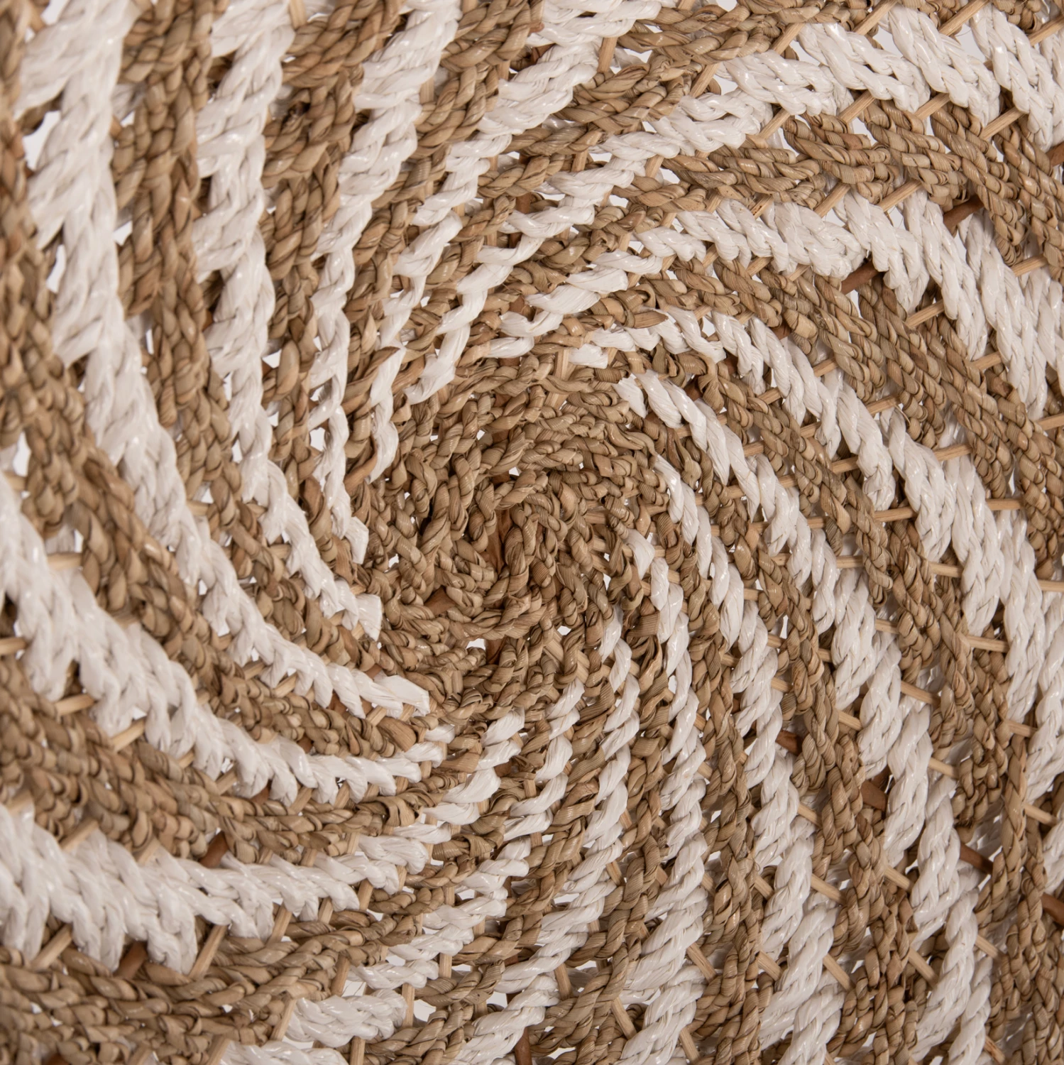 Dekor muri i rrumbullakët, pamje spirale, rush-mat, ngjyrë e bardhë dhe natyrale, FH7830.01, Φ61x3 cm