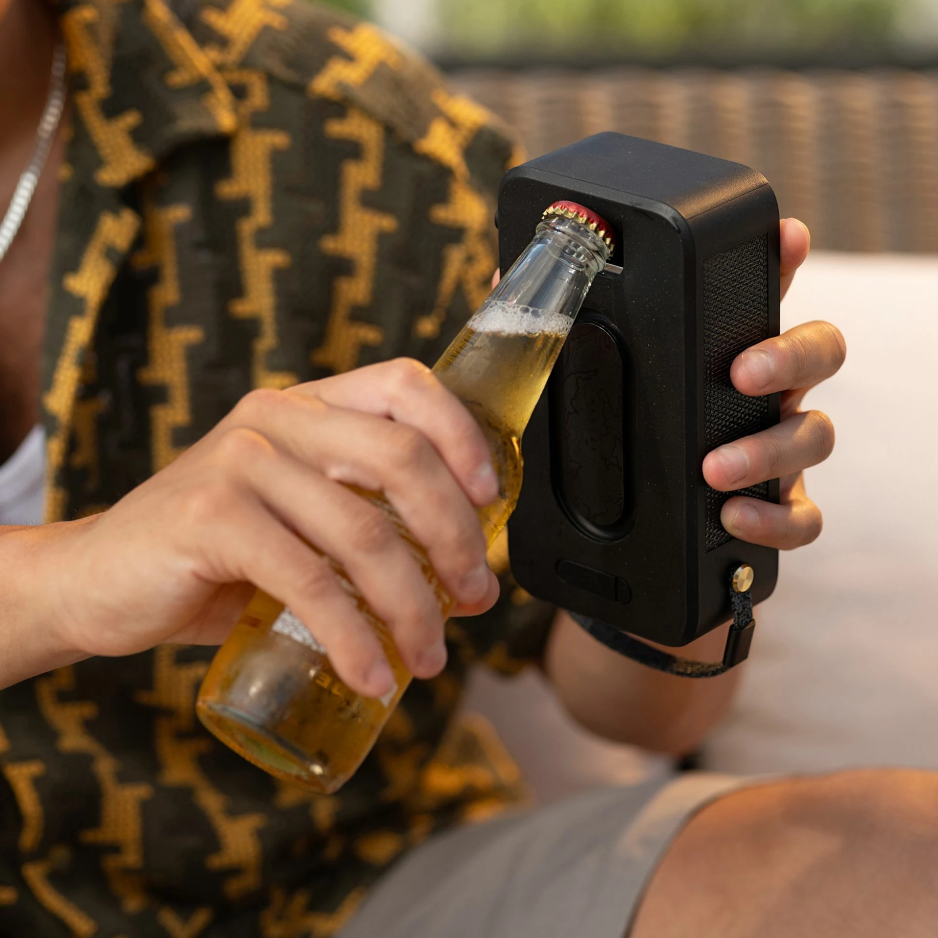Altoparlant House of Marley Roots Solar Bluetooth, IP67, 14 orë, me panel solar, i zi
