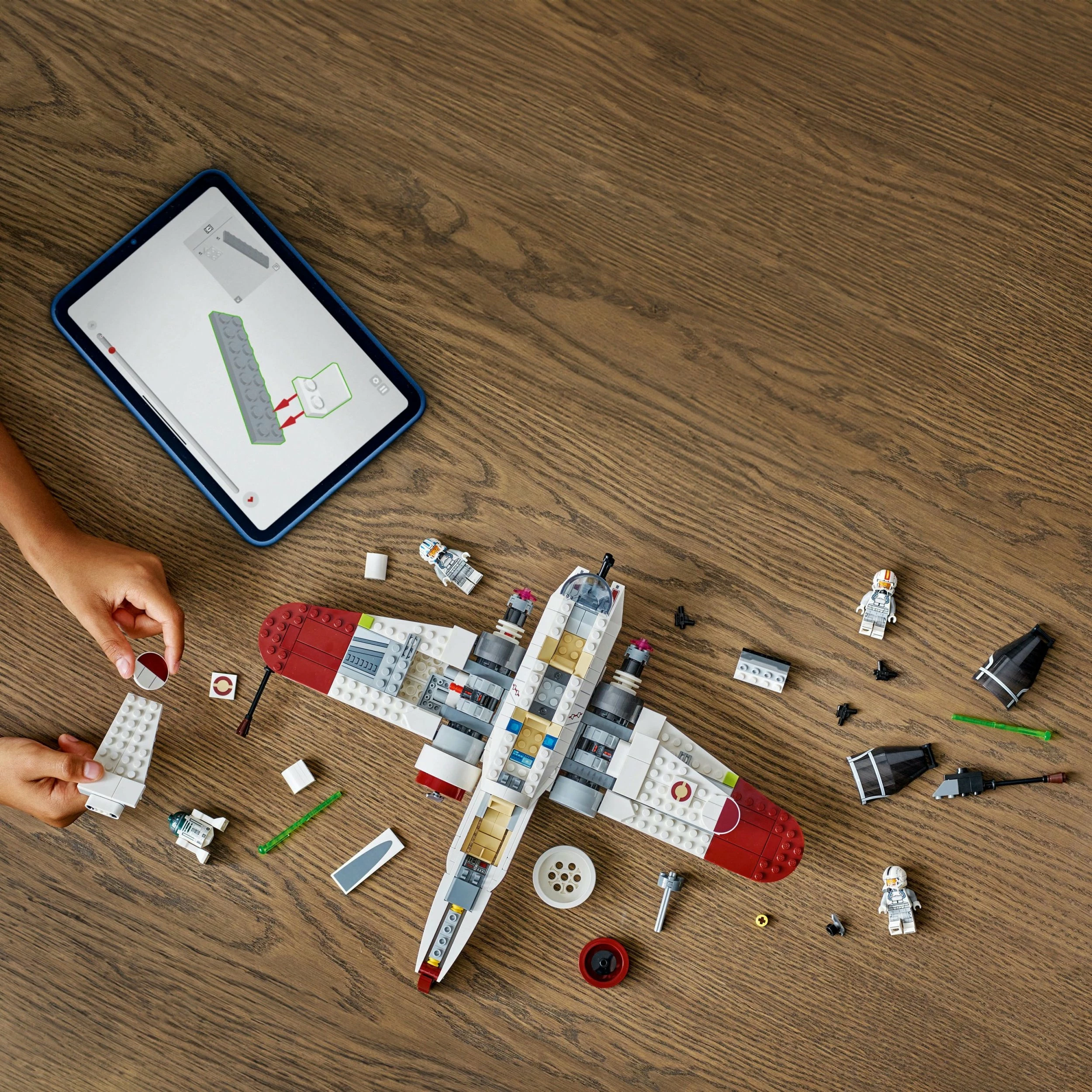 Set ndërtimi LEGO Star Wars ARC-170 Fighter 75402, 497 pjesë, 9+ vjeç, bardhë/kuqe