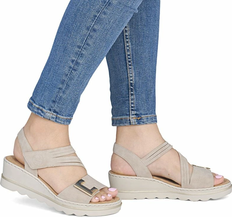 Sandale platforme femra Rieker 67410-62, bezhë