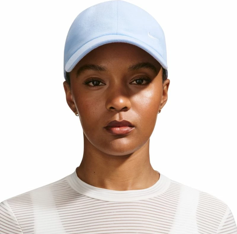 Kapelë Nike Club Cap FZ5698 407, e kaltër e çelët [Madhësia: M/L]