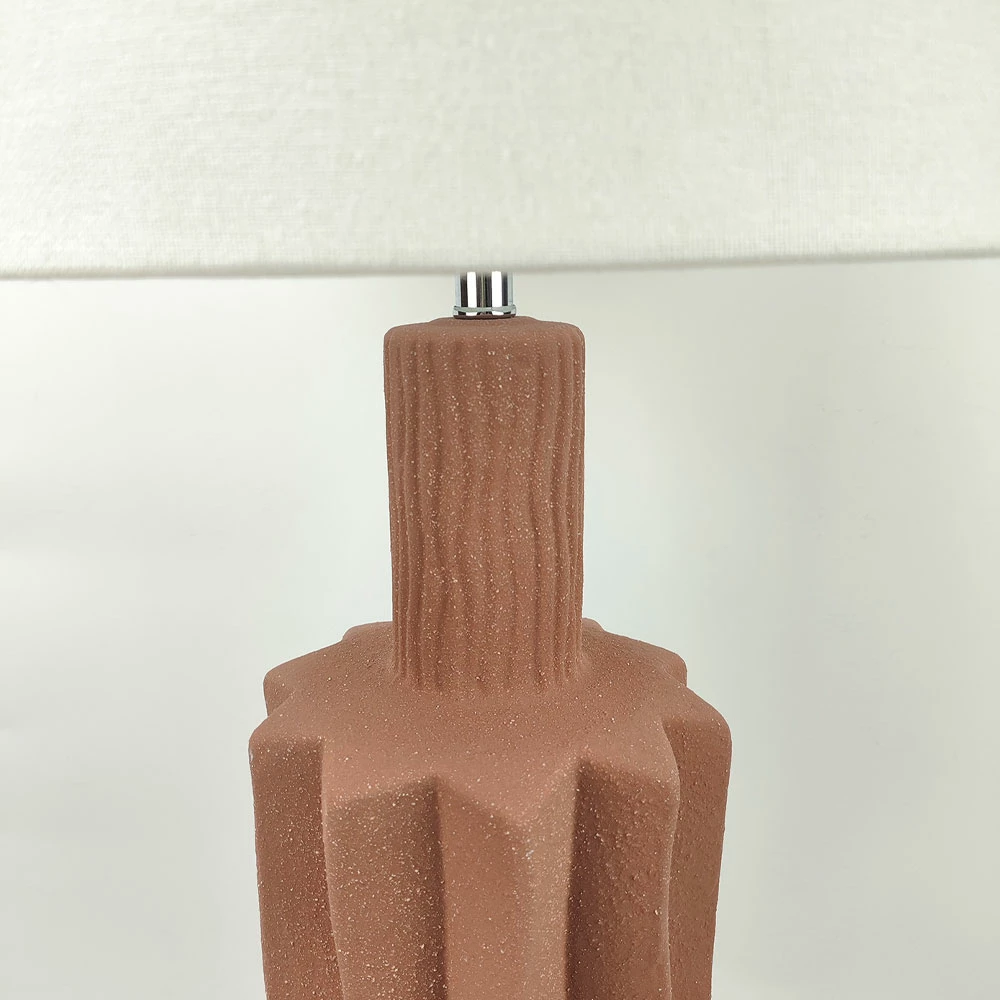 Llambë tavoline EGLI, qeramikë terrakote, abazhur liri i bardhë, 34x34x100cm