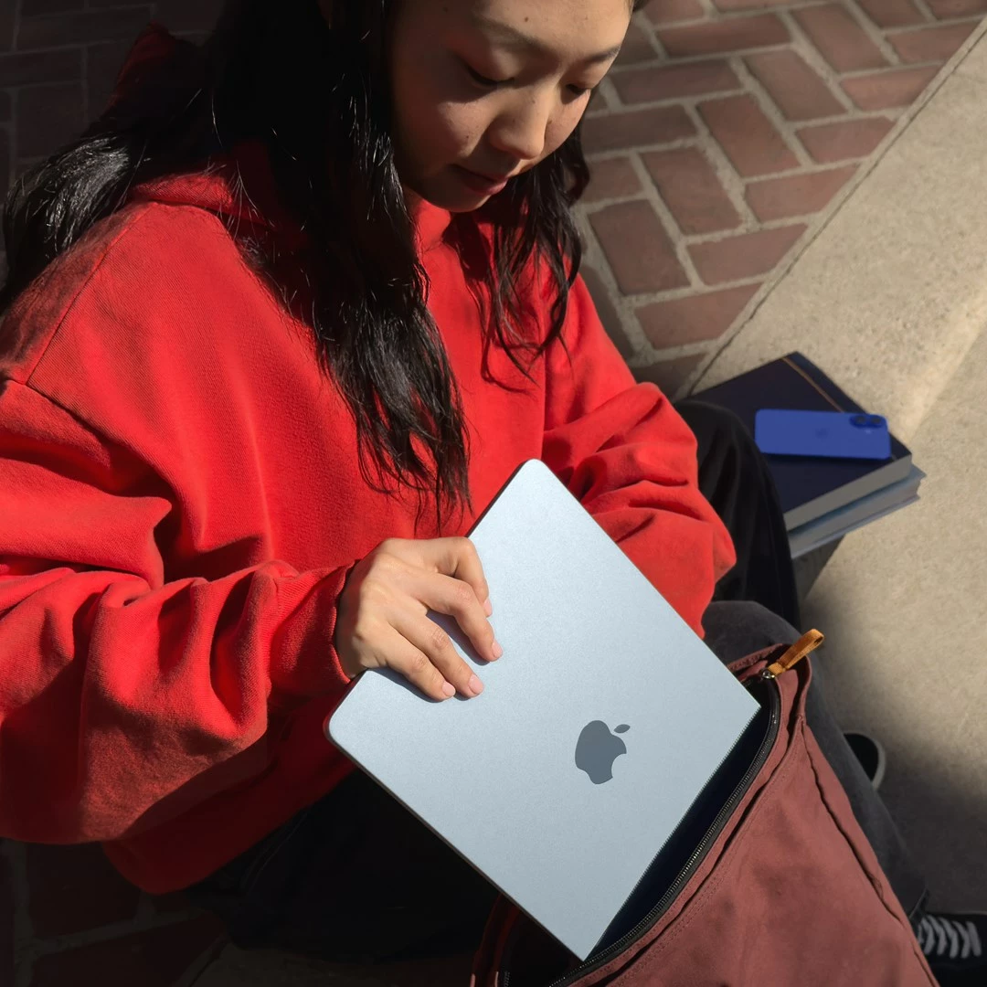 Kompjuter Apple MacBook Air 13.6", M4, 16GB RAM, 256GB SSD, Midnight