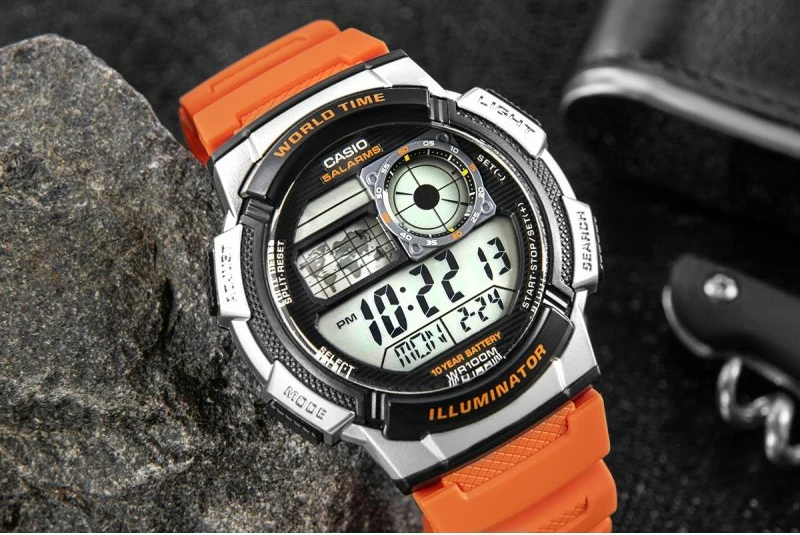 Orë dore për meshkuj CASIO, e zezë