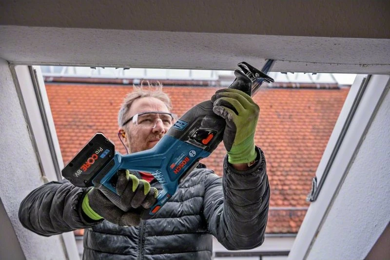 Sharrë reciproke Bosch GSA 18V-28 Professional, pa kabllo, BITURBO Brushless, 18V, blu