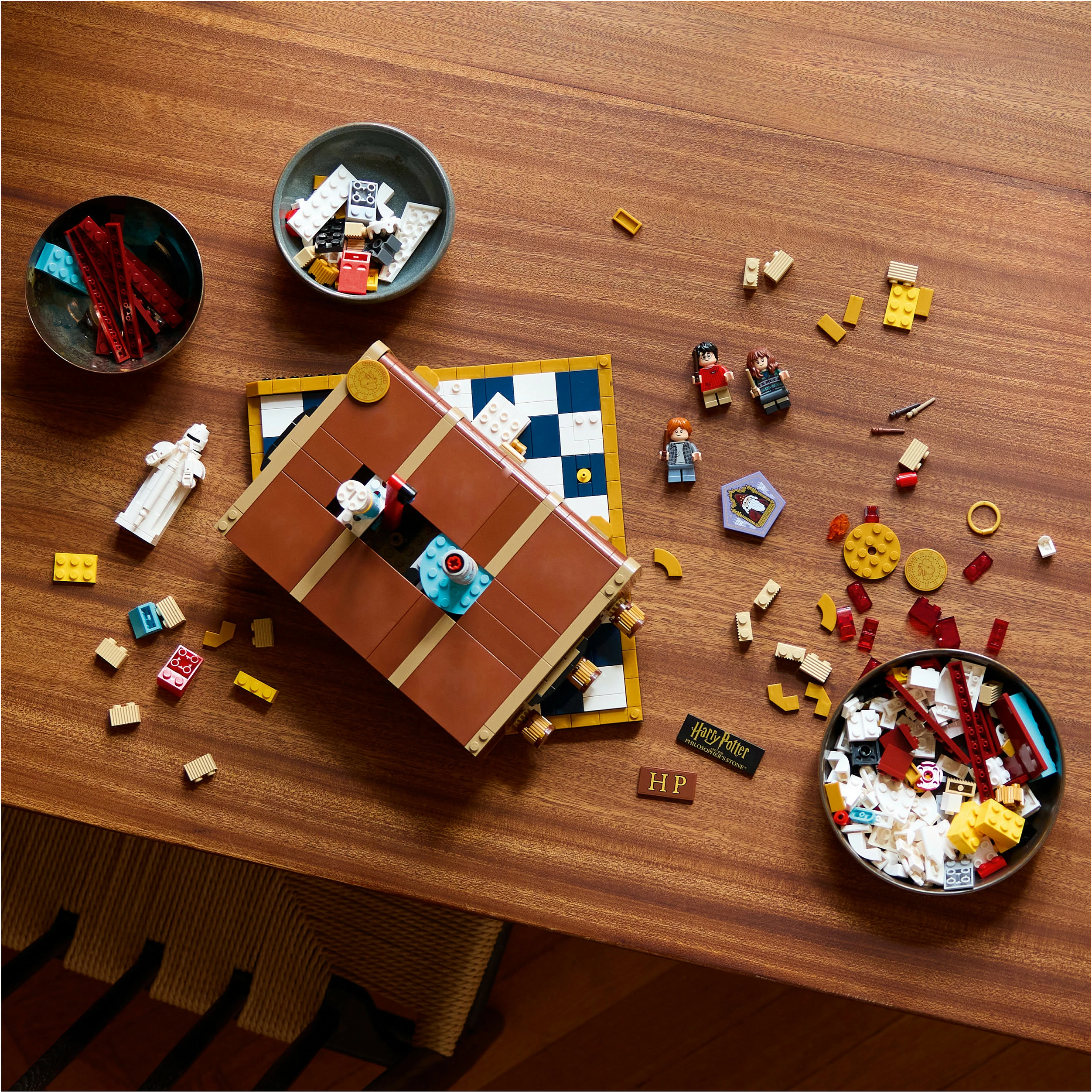 Set ndërtimi LEGO Harry Potter 76466 Philosopher's Stone Collectors' Edition, 1571 pjesë, 18+, multikolor