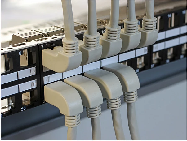 Kabllo rrjeti DeLOCK Cat5e S/FTP, 2m, RJ-45 në RJ-45, me kënd 90°, gri
