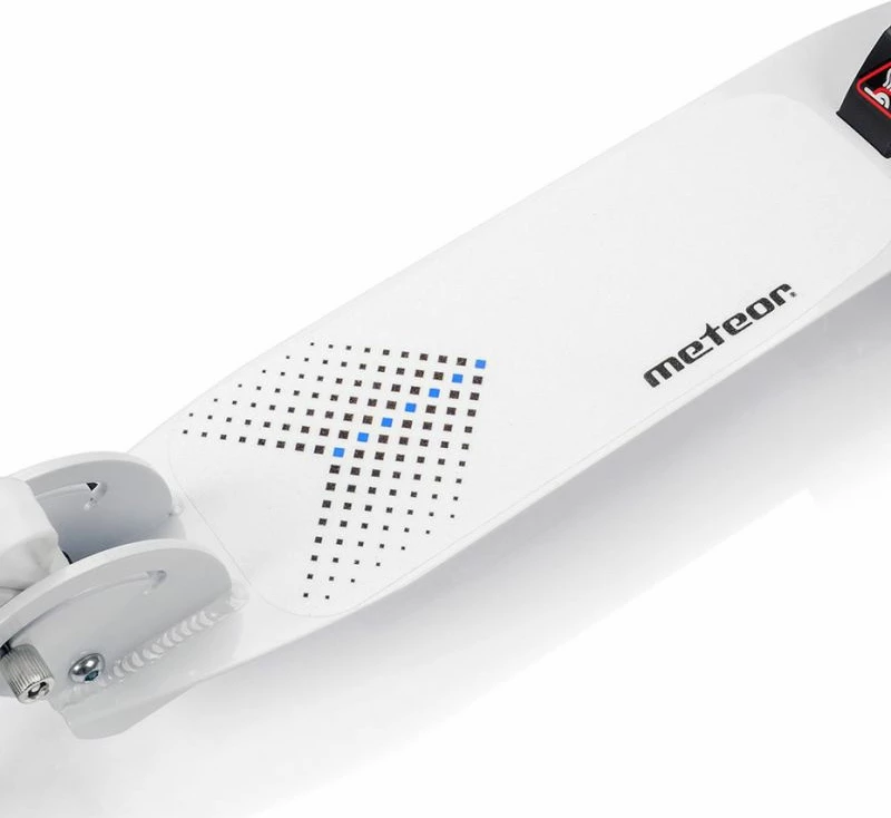 Scooter Meteor Racer 22766 për të gjithë, i bardhë dhe i zi