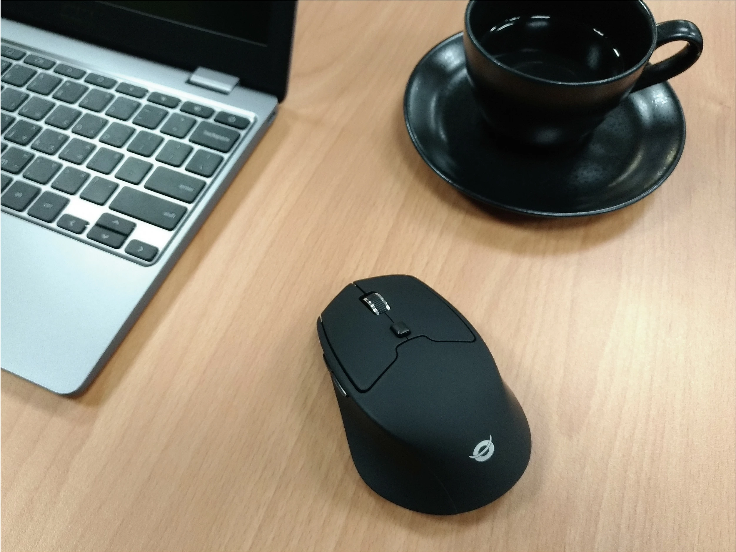 Maus Conceptronic LORCAN02B, Bluetooth 5.0, 1600 DPI, ergonomik për dorë të djathtë, i zi