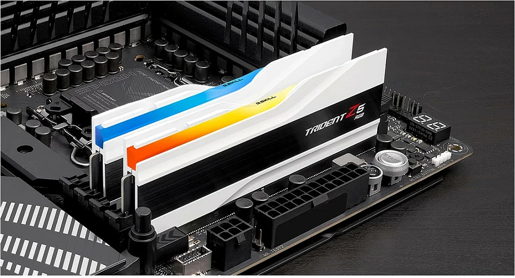 RAM Memorje G.Skill Trident Z5 RGB 64GB (2x32GB) DDR5 6000MHz, bardhë