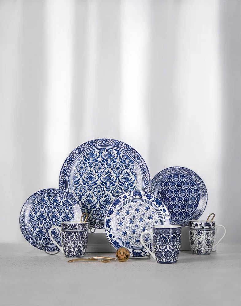 Filxhan Felicia, porcelan New Bone China, bardhë me detaje blu, 8x8x11cm