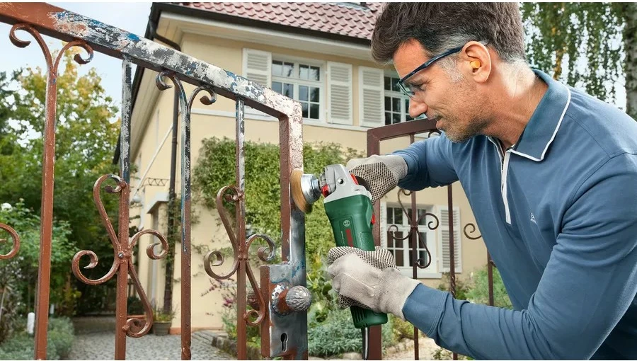 Grindë Bosch UniversalGrind 750-115, 12000 RPM, 11.5 cm, AC, 1.8 kg, Brushless motor, e zezë dhe e gjelbër