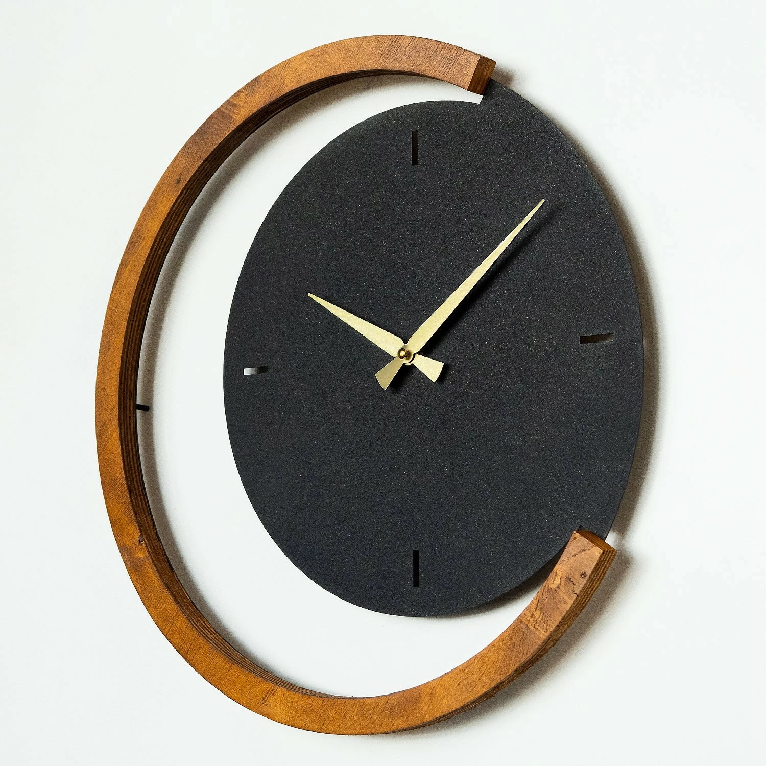 Orë muri dekorative prej metali, Wallity, Moon Time, dru dhe metal, APS117