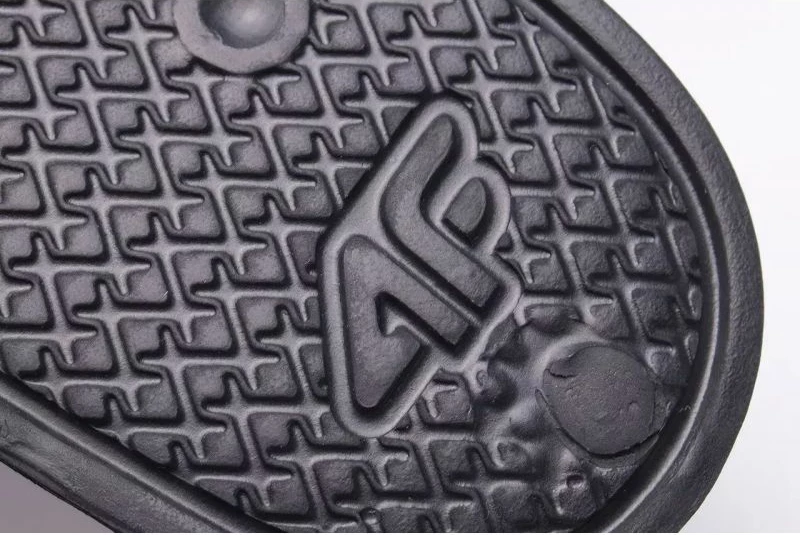 Shapka për vajza 4F, të zeza