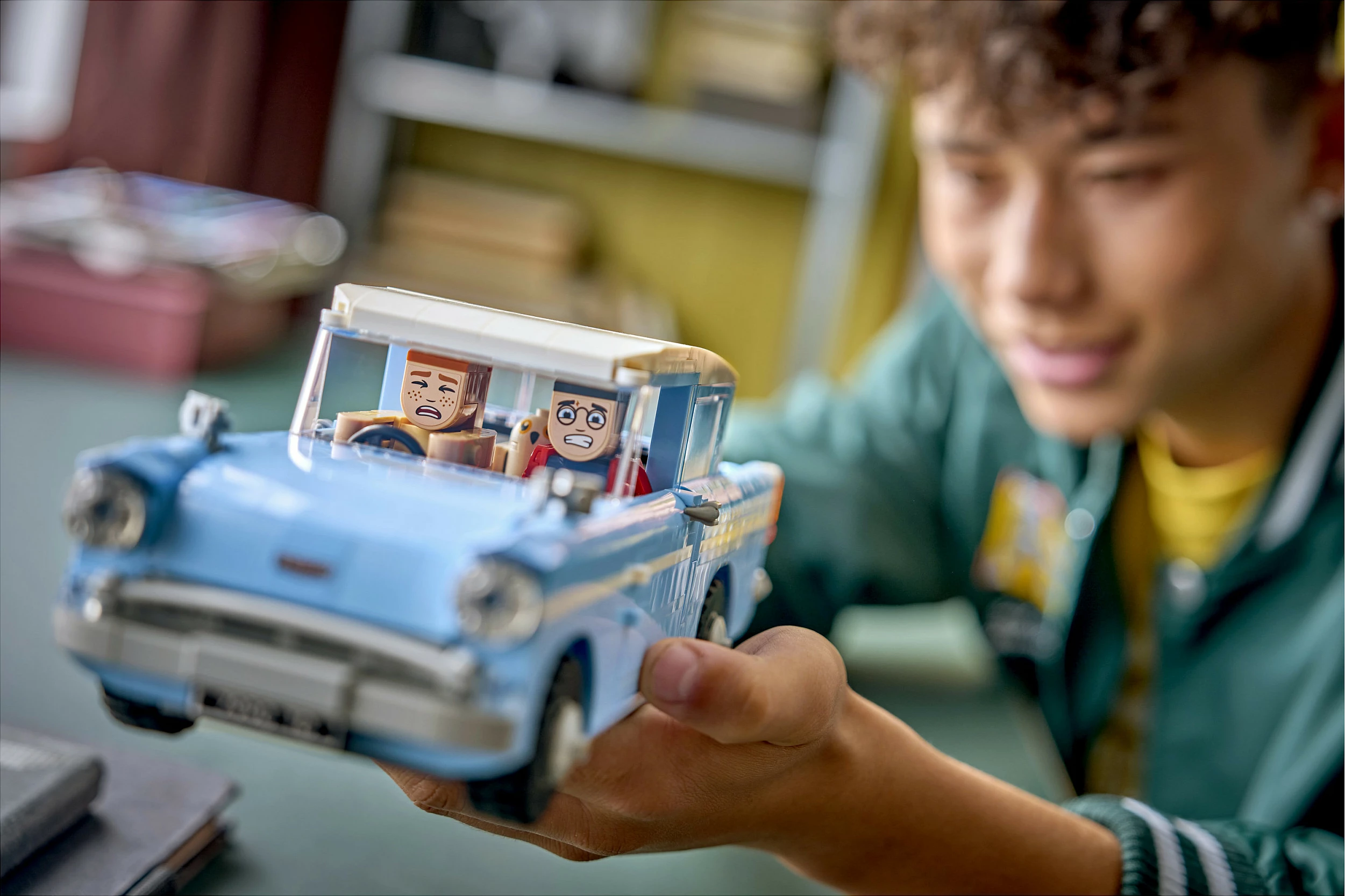 Set ndërtimi LEGO Harry Potter 76470, Enchanted Flying Ford Anglia, 868 copë, multikolor