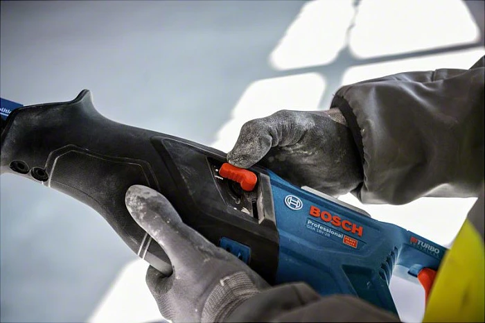 Sharrë reciproke Bosch GSA 18V-28 Professional, pa kabllo, BITURBO Brushless, 18V, blu
