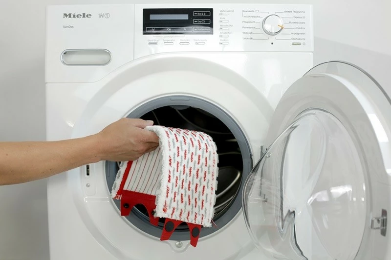 Set mop Vileda UltraMax BOX XL me kove dhe shtrydhëse, i zi/kuq