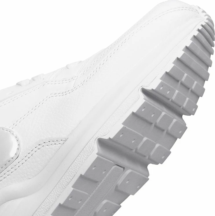 Atlete Nike për meshkuj, të bardha