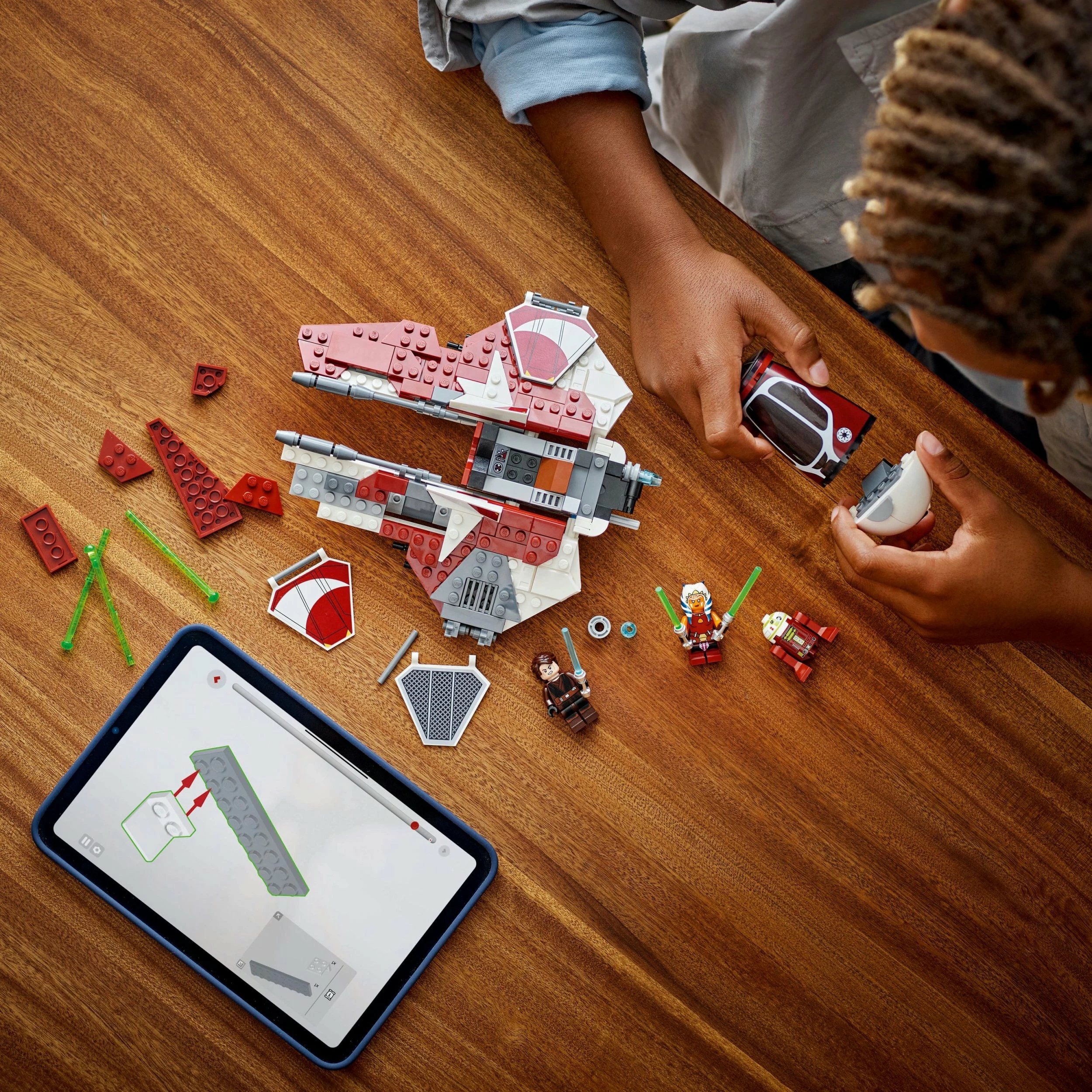 Set LEGO Star Wars Jedi Interceptor i Ahsoka Tano 75401, 290 pjesë