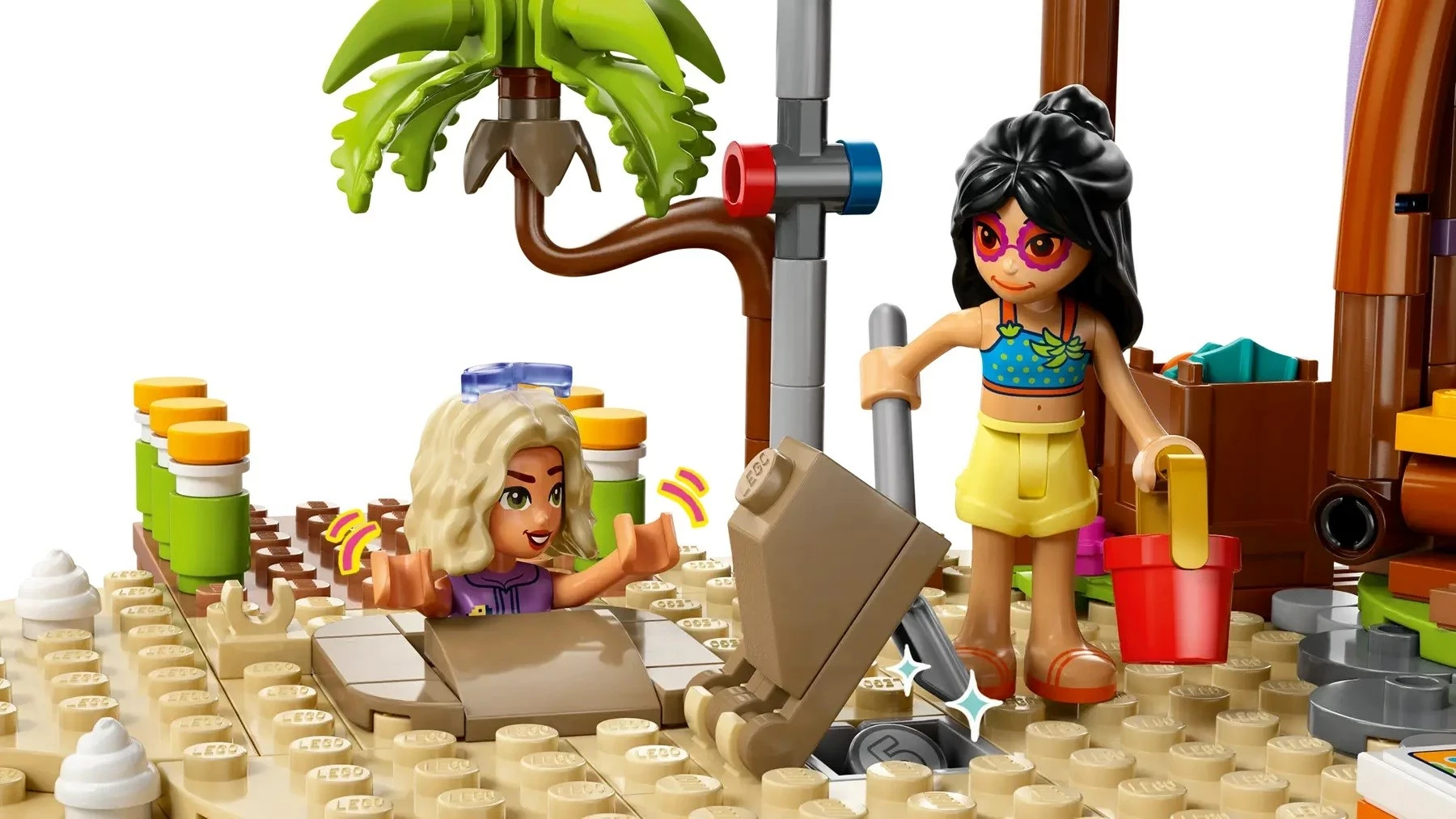 Set LEGO Friends Family Vacation Beach Resort 42673, 6 minifigura
