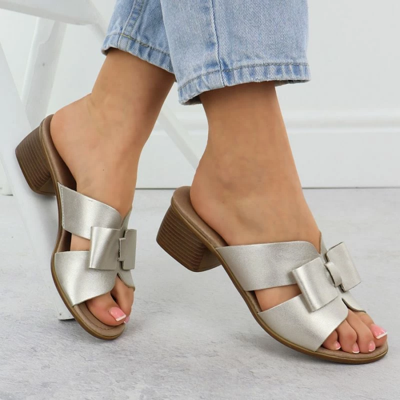 Sandale lëkure për femra Remonte R8759-90, të arta