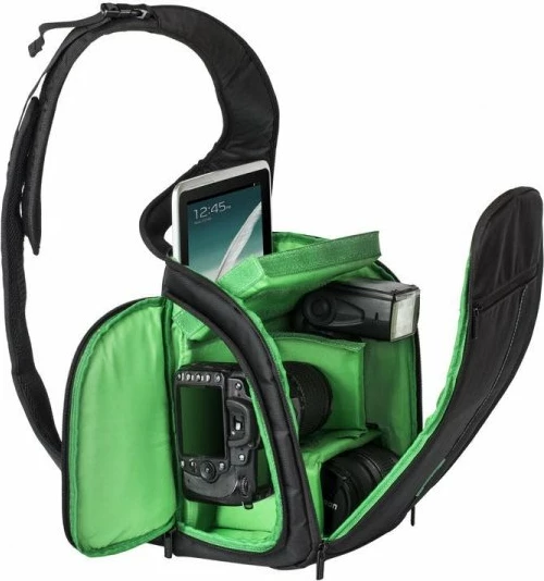 Çantë sling për kamerë DSLR RivaCase 7470, poliestër, me rain cover, e zezë
