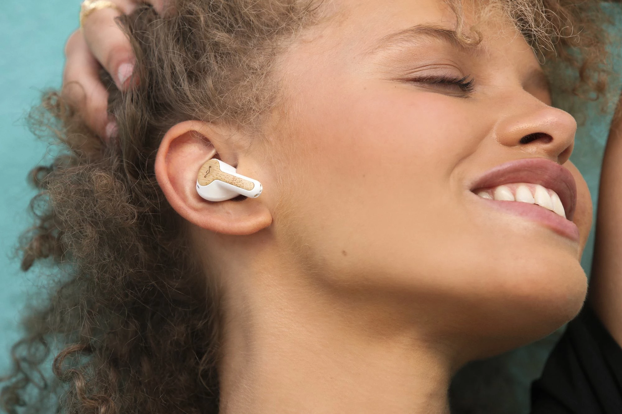 Kufje House of Marley Rebel True Wireless, Bluetooth, 30 orë, karikim wireless, IPX5, bezhë