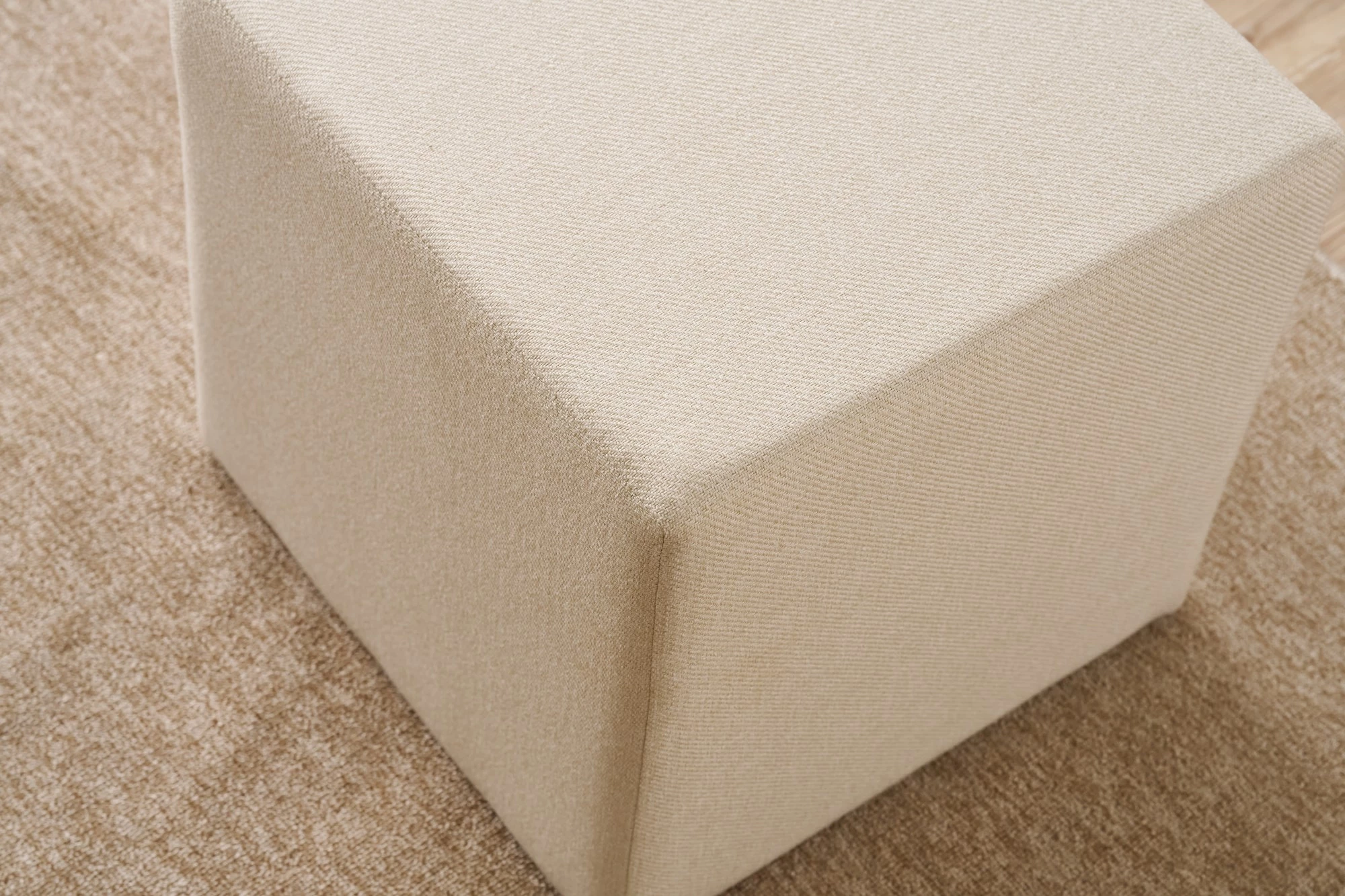 Puf krem Atelier del Sofa, Asos