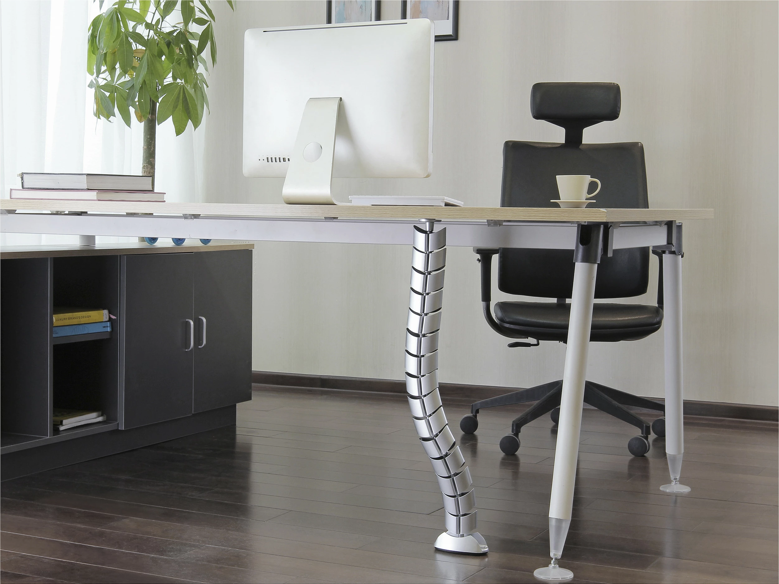 Spinë menaxhimi kabllosh EQUIP Double-Channel, 730 mm, ABS, për tavolinë, argjendtë