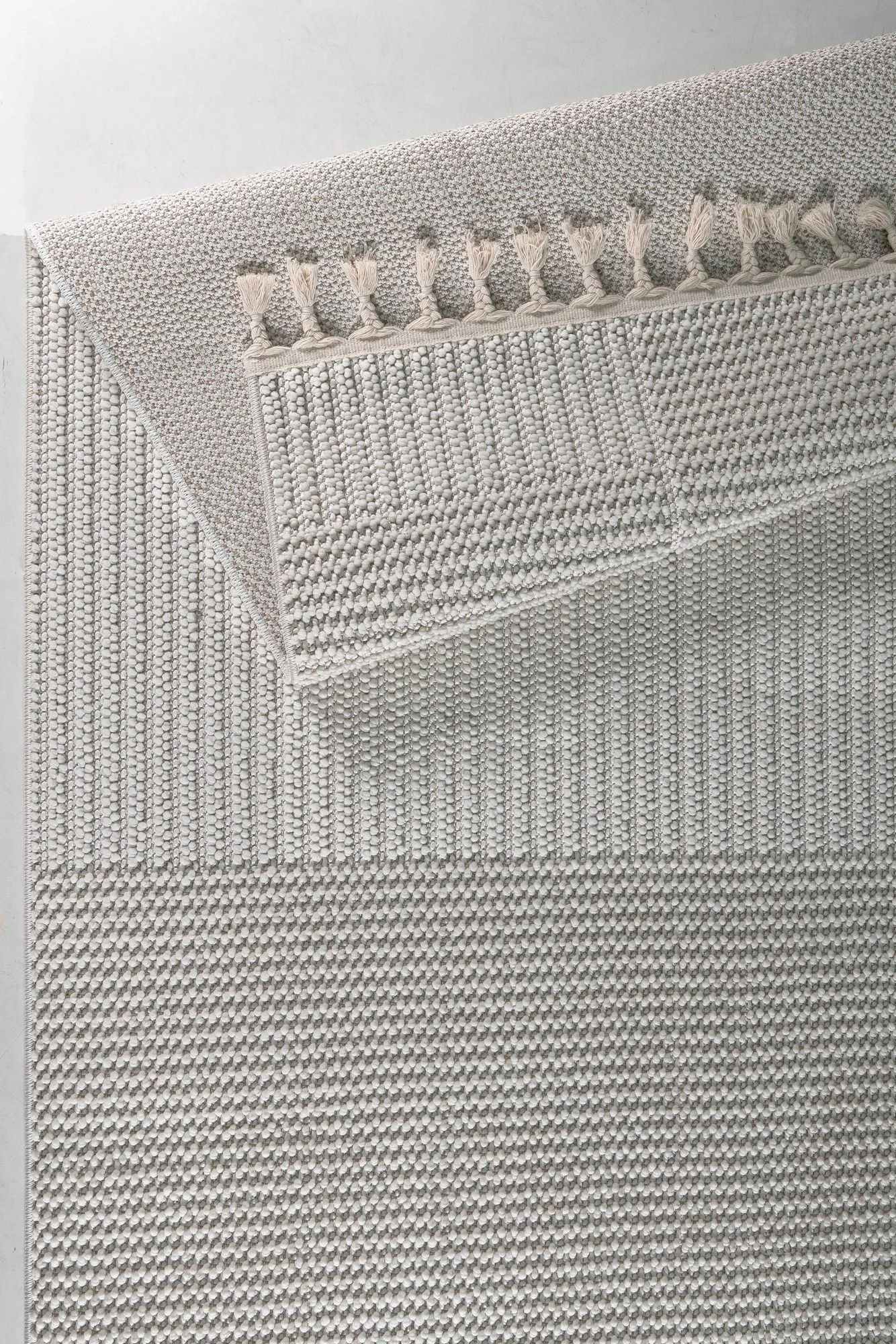 Qilim i bardhë, Conceptum Hypnose, 200x290cm, Korya