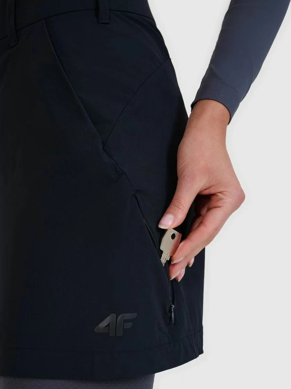 Shorce trekking për femra 4F, ngjyrë e njëtrajtshme