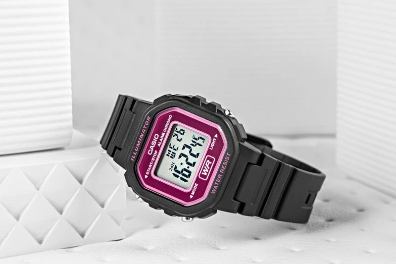 Orë dore digjitale për femra Casio, e zezë