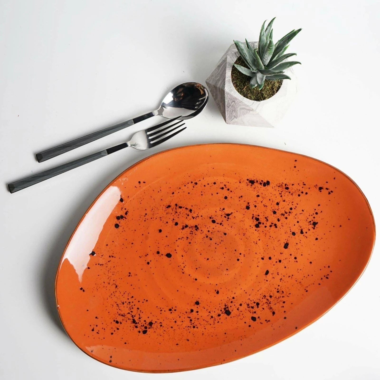 Pjatë porcelani Fine Dine Dahlia Organic Shape 350x210 mm, portokalli, set 6 copë