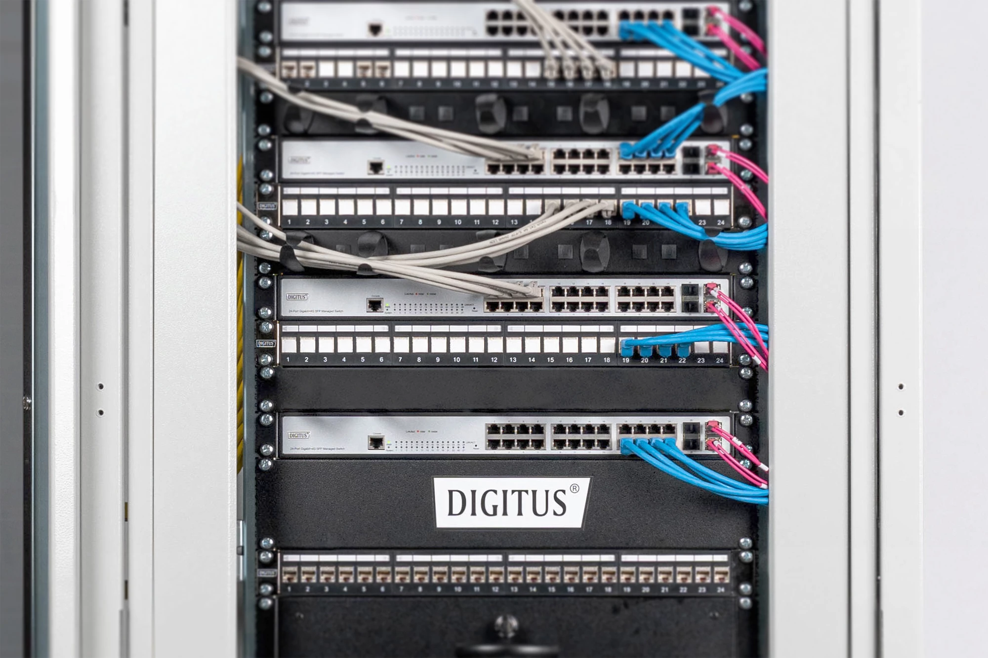 DIGITUS Blank Panel për kabinete 483 mm (19")