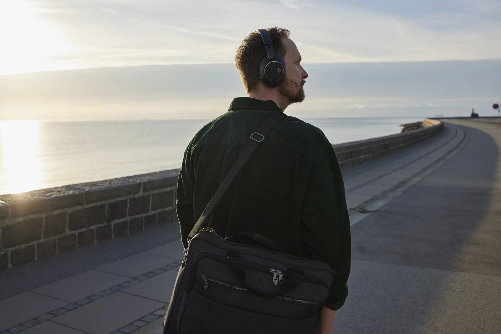 Kufje POLY Voyager Surround 80 UC, Microsoft Teams Certified, wireless, USB-C/A, e zezë
