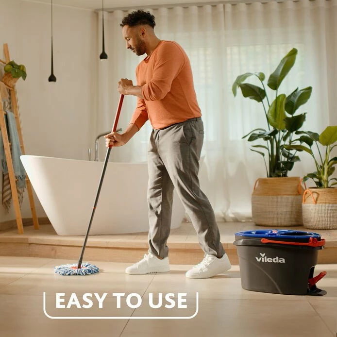 Set mop rrotullues me kovë Vileda H2prO, mikrofibër, shufër teleskopike, me shtrydhëse, i zi