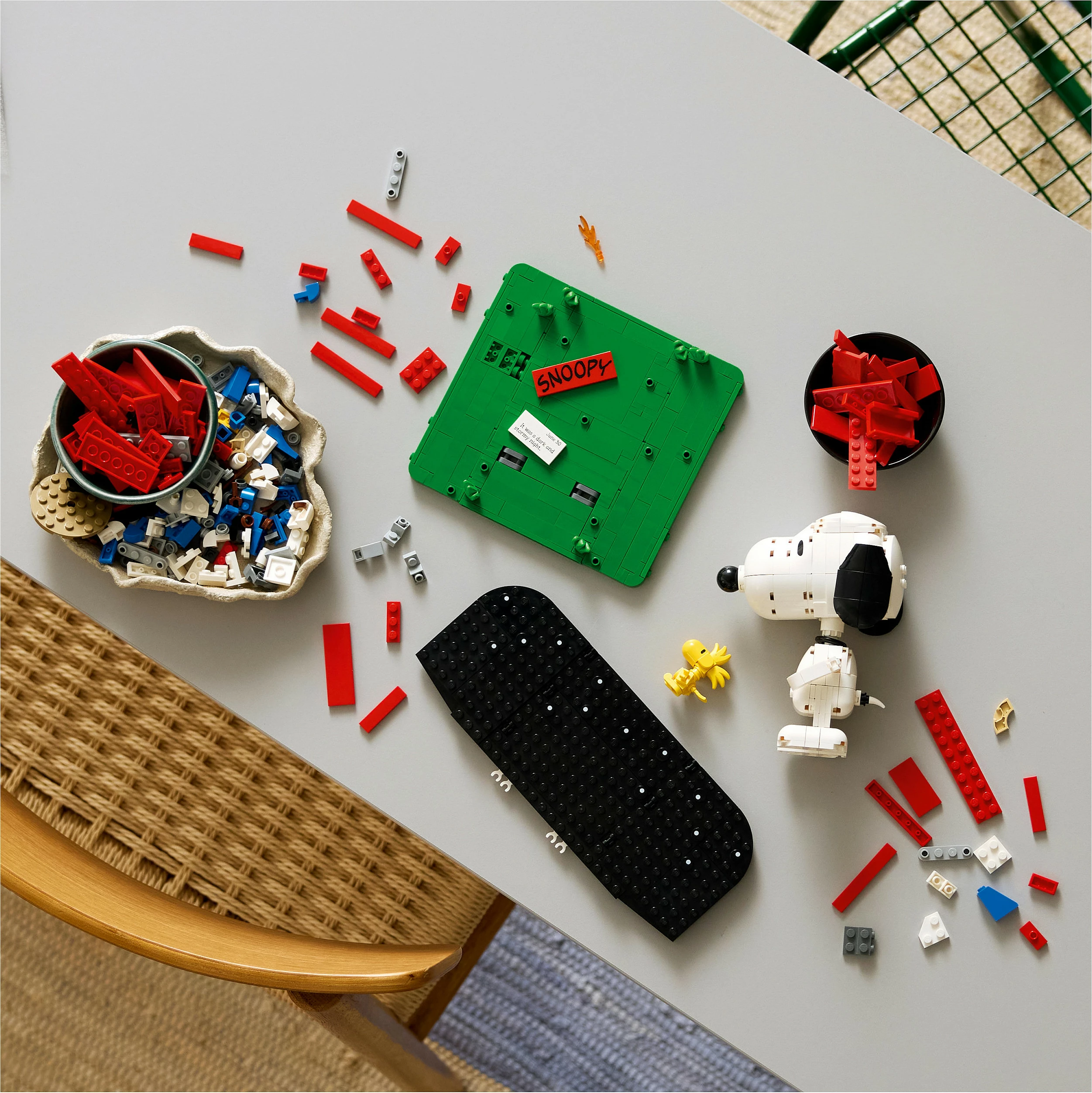 Set ndërtimi LEGO Ideas 21368 Peanuts Shtëpia e qenit e Snoopy, 964 copë, shumëngjyrësh