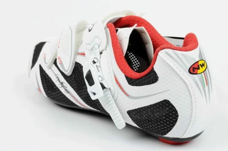 Atlete për femra Inny, të bardha