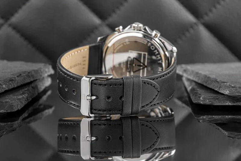 Orë dore për meshkuj Tommy Hilfiger, e zezë