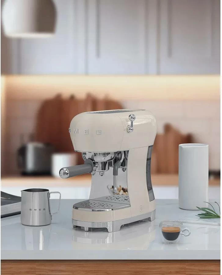 Aparat espresso Smeg ECF02CREU 1 L, 15 bar, 1350 W, krem