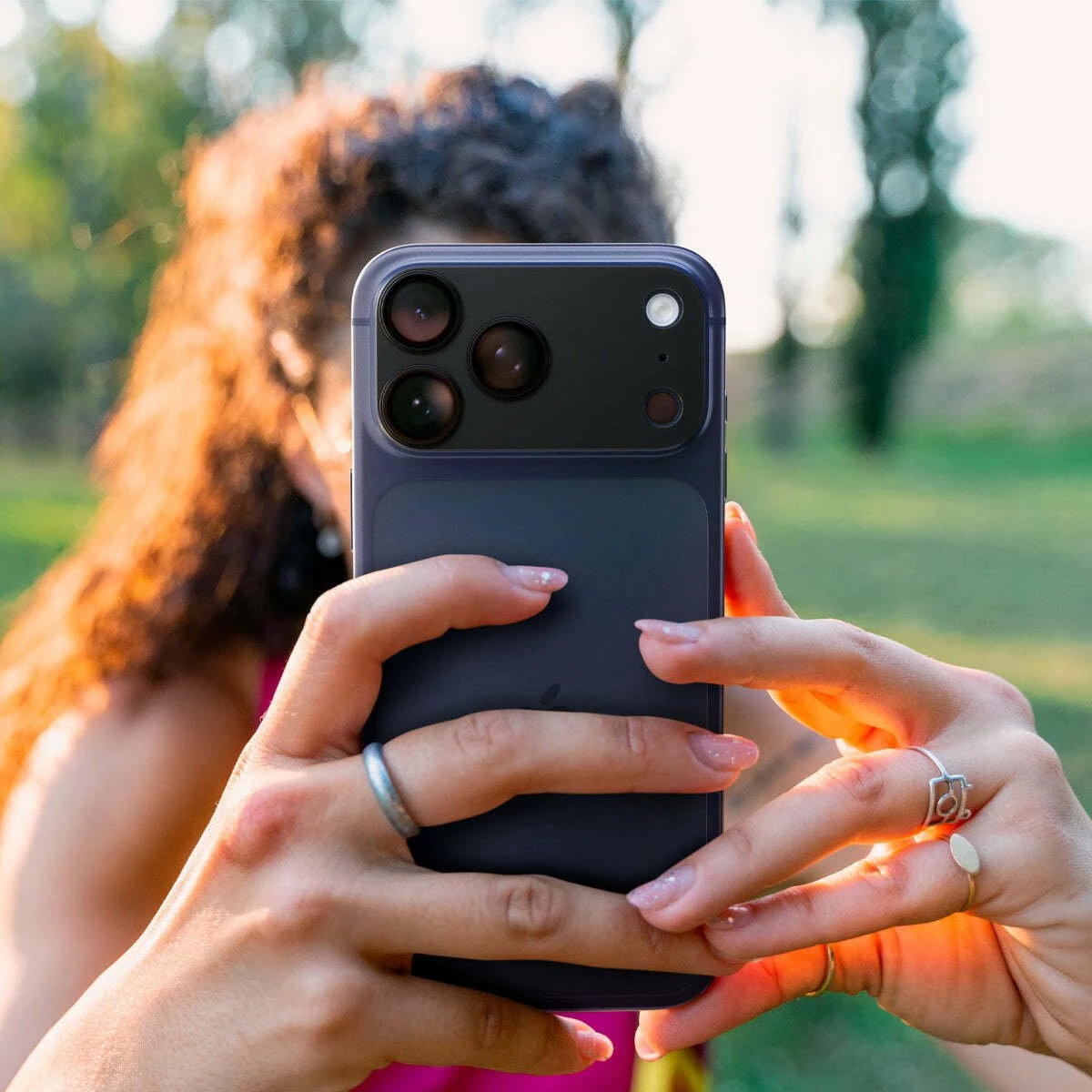 Mbrojtës kamere Spigen Optik Pro XL Glass.tr EZ Fit për Apple iPhone 17 Pro 9H, i zi, 2 copë