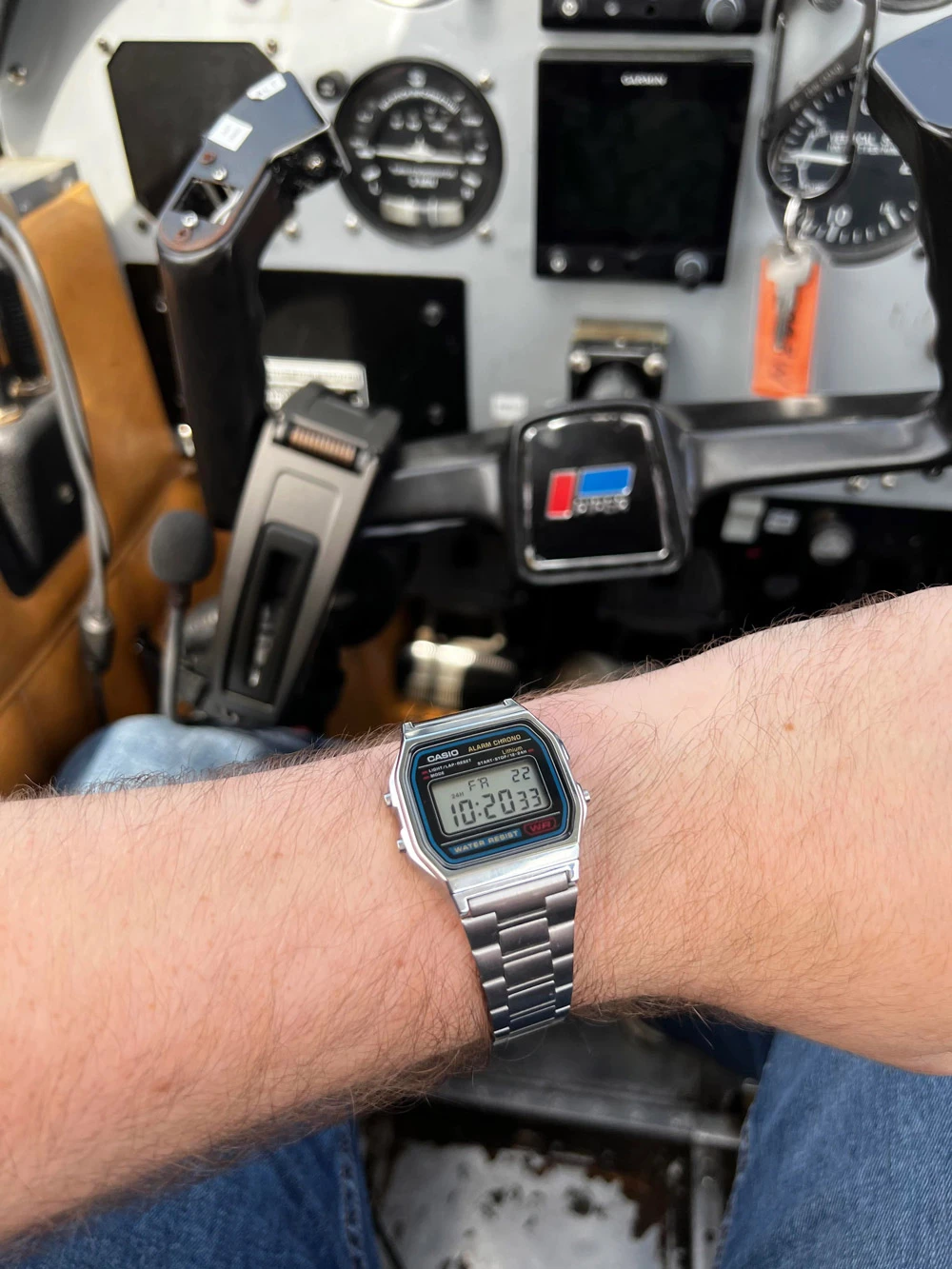 Orë dore Casio A158WA-1D, e argjendtë