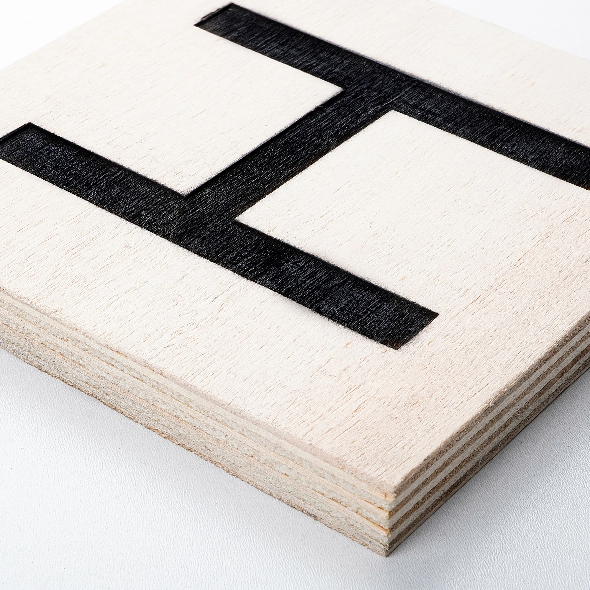 Aksesor dekorativ prej druri për mur, Wallity, set Scrabble - 4